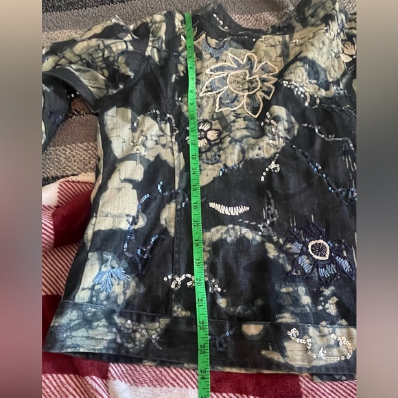 Chico's - Denim Blue Jacket with sequins designs in excellent condition size 2 - Picture 12 of 16